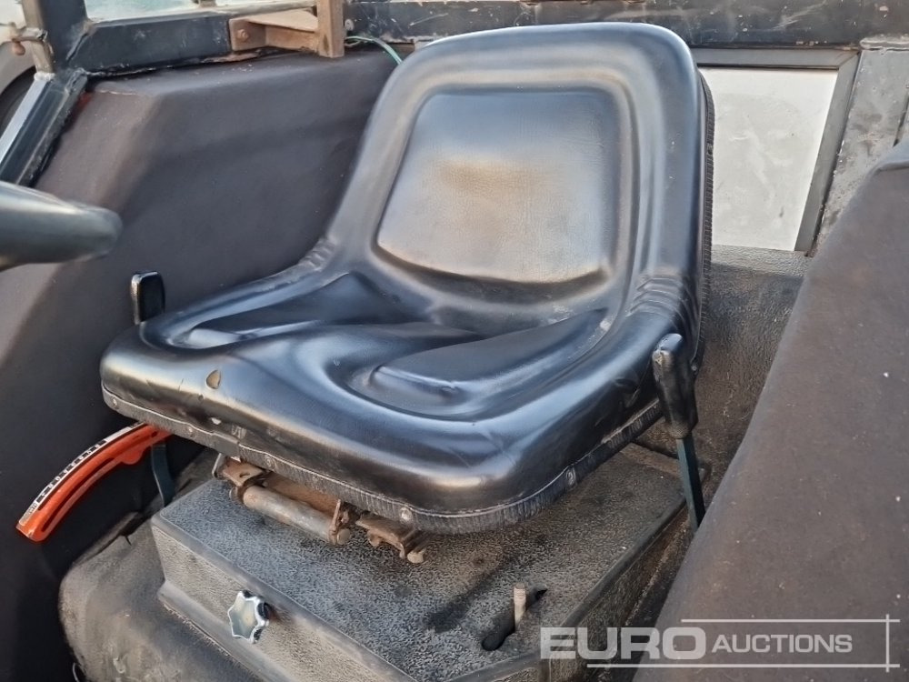 Compact tractor Kubota L3250D: picture 26