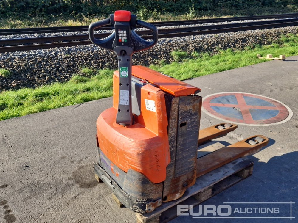 2016 BT LWE160 - Material handling equipment: picture 3 2016 BT LWE160 - Material handling equipment: picture 3