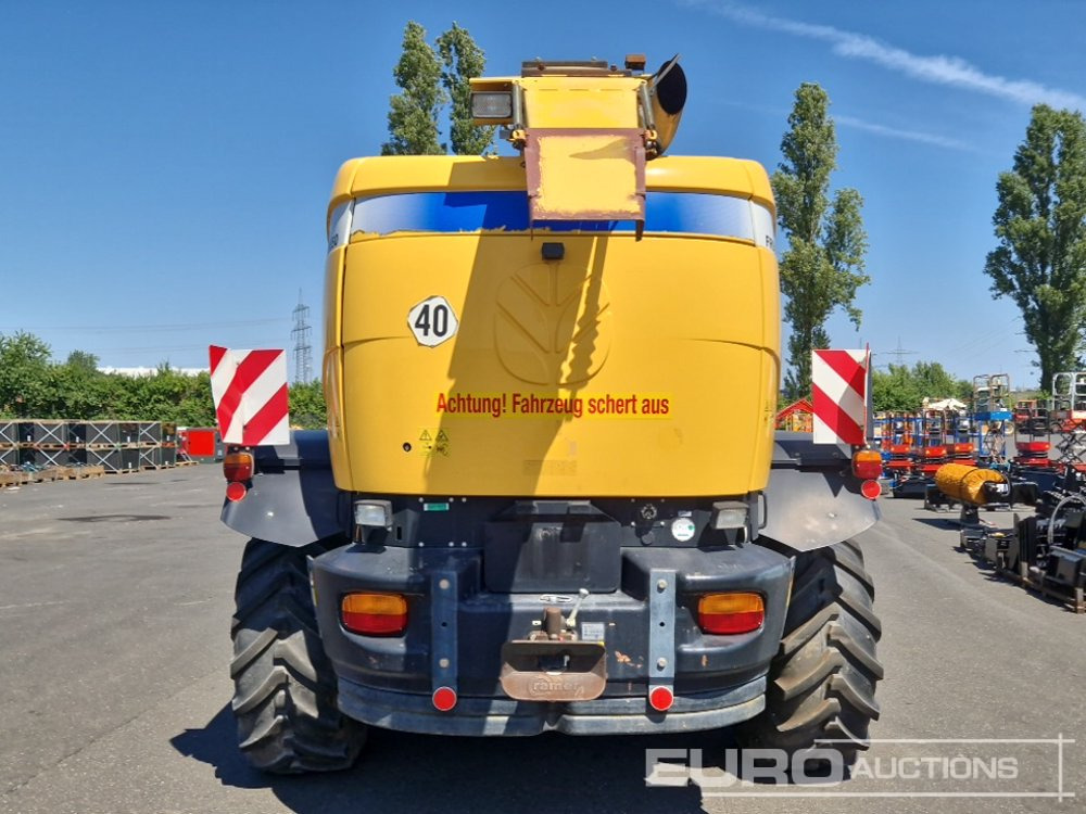 New Holland FR9050 - Combine harvester: picture 4 New Holland FR9050 - Combine harvester: picture 4