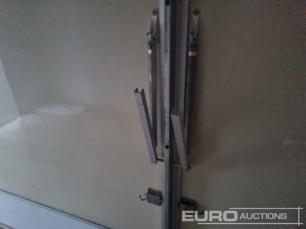 Closed box trailer Twin Axle Market Trailer (No Registration Documents Available): picture 21