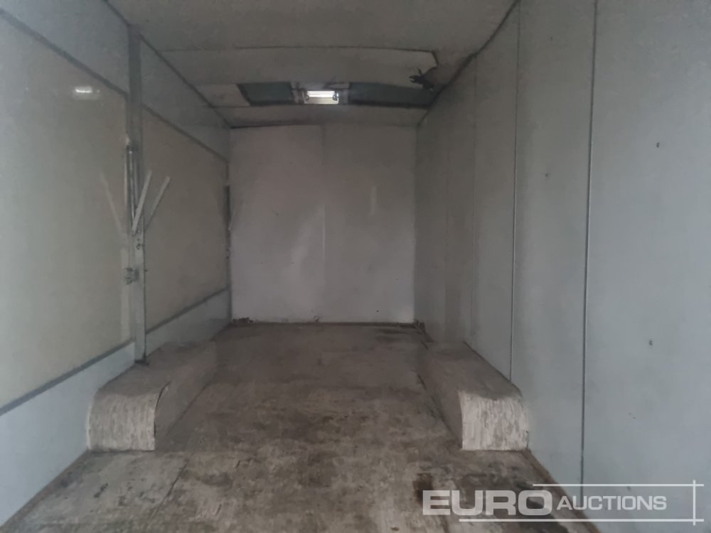 Closed box trailer Twin Axle Market Trailer (No Registration Documents Available): picture 15