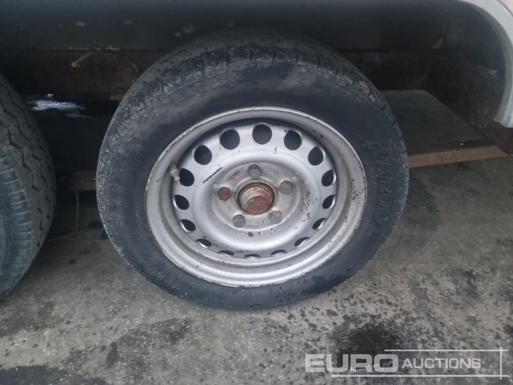 Closed box trailer Twin Axle Market Trailer (No Registration Documents Available): picture 10