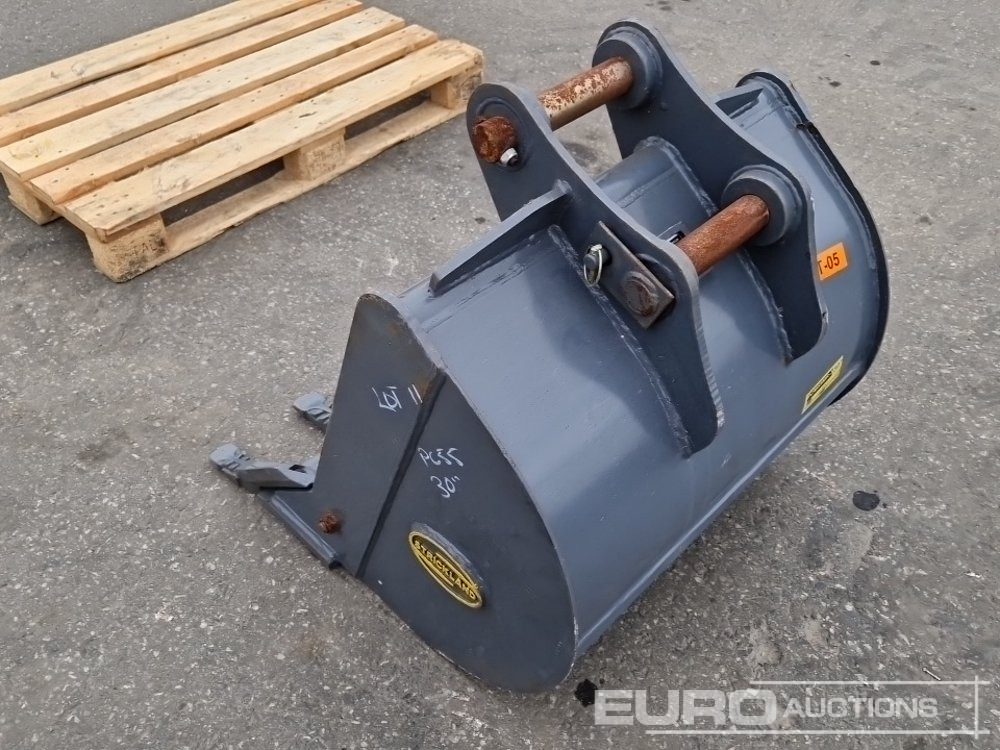 Unused Strickland 30" Digging Bucket, 45mm Pins to suit Komatsu PC55 - Bucket: picture 2 Unused Strickland 30" Digging Bucket, 45mm Pins to suit Komatsu PC55 - Bucket: picture 2
