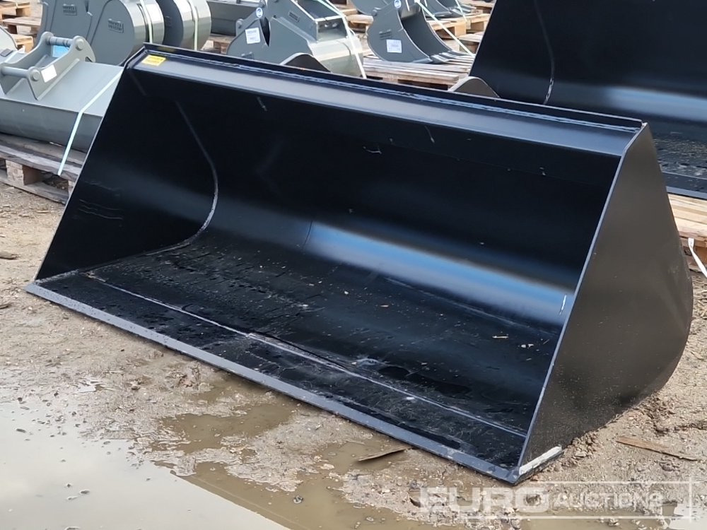 Unused Strickland 90" Front Loading Bucket to suit Manitou Telehandler - Bucket: picture 1 Unused Strickland 90" Front Loading Bucket to suit Manitou Telehandler - Bucket: picture 1