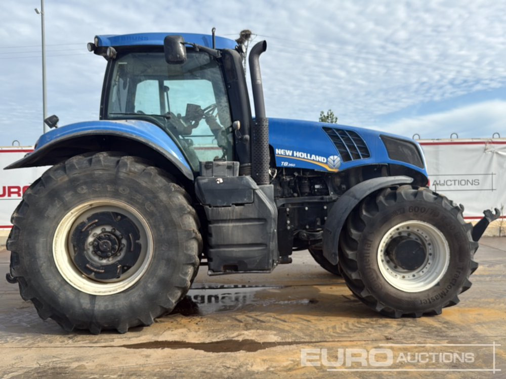 Farm tractor 2011 New Holland T8.360: picture 6