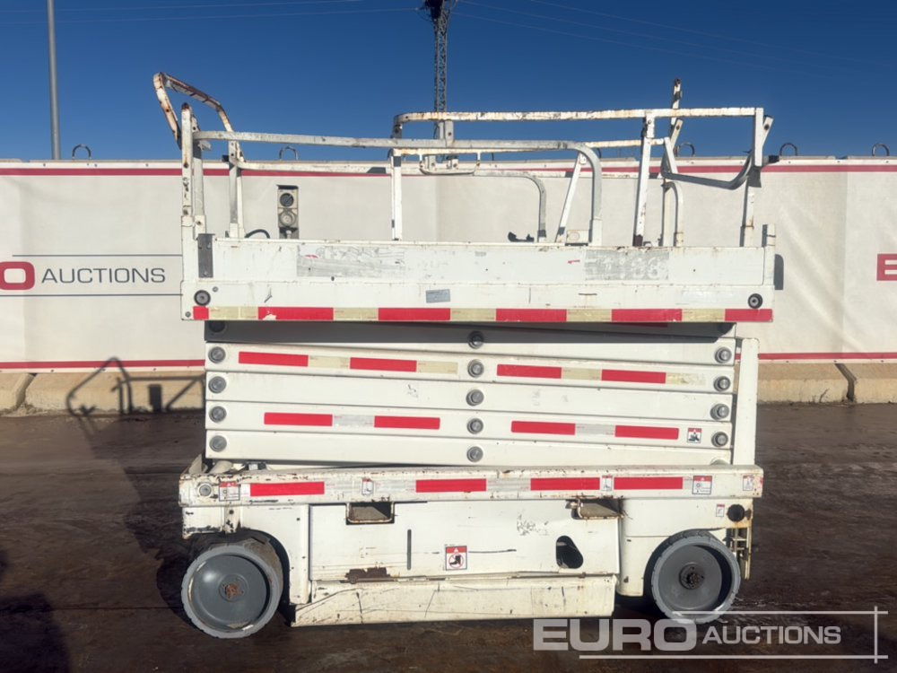 2015 Haulotte Compact 14 - Aerial platform: picture 2 2015 Haulotte Compact 14 - Aerial platform: picture 2