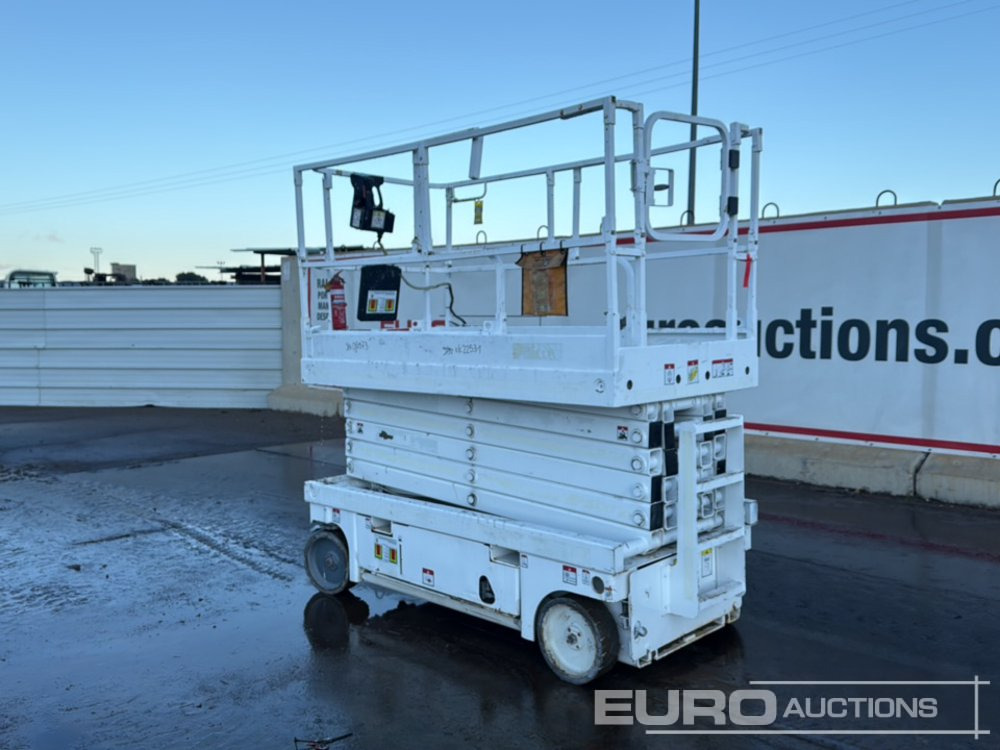 2015 Haulotte Compact 14 - Aerial platform: picture 3 2015 Haulotte Compact 14 - Aerial platform: picture 3