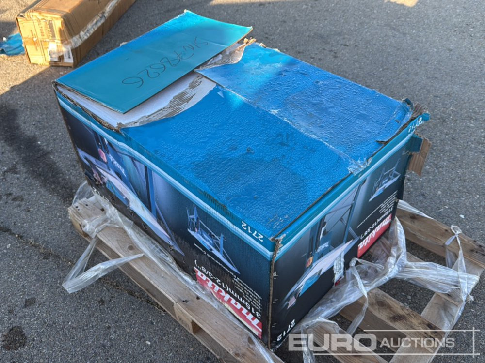 Makita 2712 - Construction equipment: picture 4 Makita 2712 - Construction equipment: picture 4