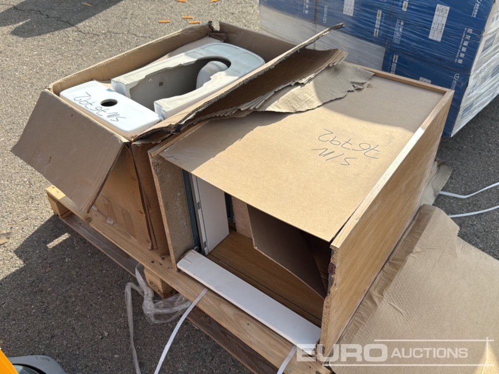 Construction equipment Pallet of Home Furnitures (2 of): picture 8 Construction equipment Pallet of Home Furnitures (2 of): picture 8