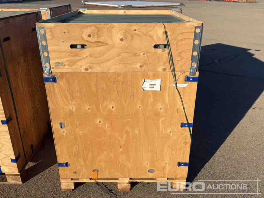 Pallet of Solar Panel (24 of) - Construction equipment: picture 1 Pallet of Solar Panel (24 of) - Construction equipment: picture 1