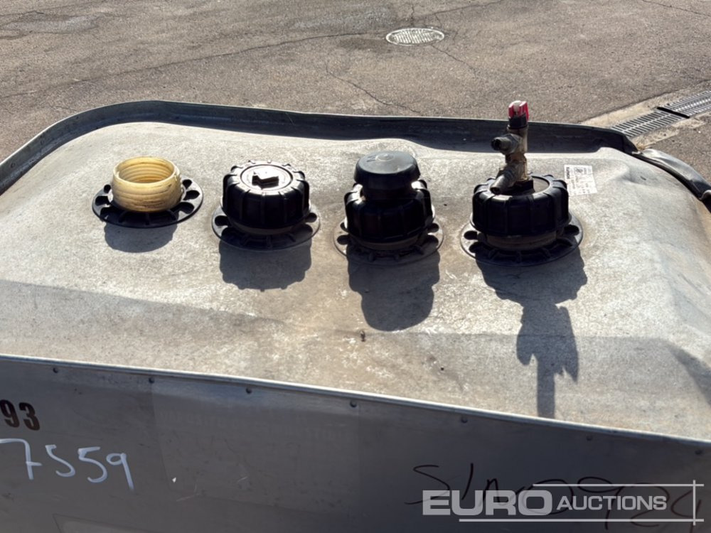 SCHUTZ 1000L Fuel Tank - Construction equipment: picture 5 SCHUTZ 1000L Fuel Tank - Construction equipment: picture 5