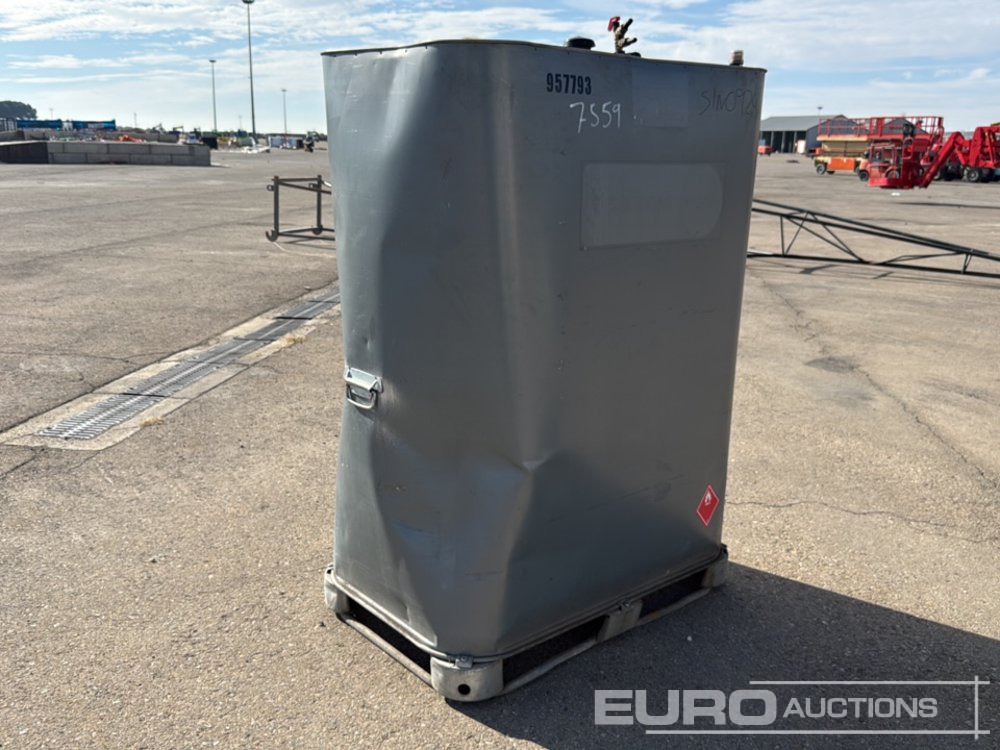 SCHUTZ 1000L Fuel Tank - Construction equipment: picture 4 SCHUTZ 1000L Fuel Tank - Construction equipment: picture 4