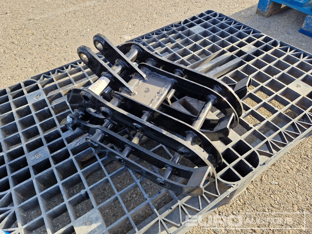 Unused 2025 Captok Grapple to suit 1-2 Excavator / Pinza Hidraúlica para Excavadora 1-2 Toneladas - Grapple: picture 1 Unused 2025 Captok Grapple to suit 1-2 Excavator / Pinza Hidraúlica para Excavadora 1-2 Toneladas - Grapple: picture 1