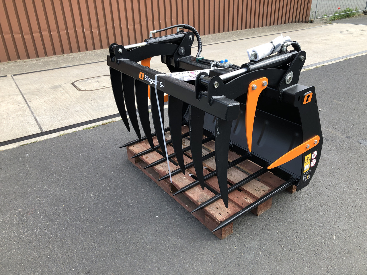 Alö Silograb S 130 BOH M16 S7L - Front loader for tractor: picture 1 Alö Silograb S 130 BOH M16 S7L - Front loader for tractor: picture 1