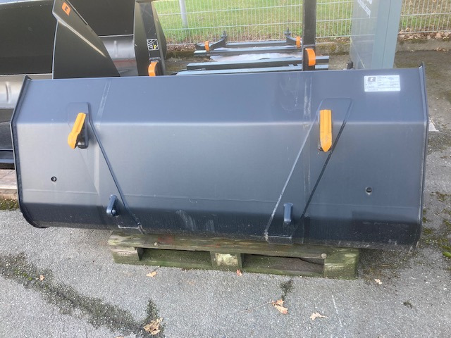 Alö Volumenschaufel VM 245 - Front loader for tractor: picture 2 Alö Volumenschaufel VM 245 - Front loader for tractor: picture 2