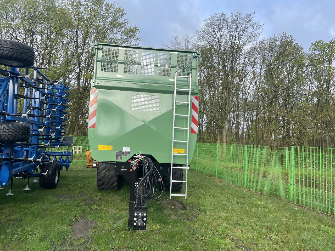 Brantner TA 24073/2 POWER-TUBE - Farm tipping trailer/ Dumper: picture 2 Brantner TA 24073/2 POWER-TUBE - Farm tipping trailer/ Dumper: picture 2