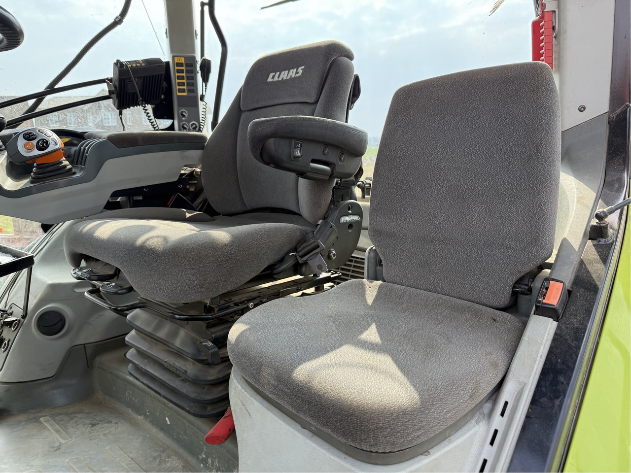 Claas Axion 960 C-Matic CEBIS - Farm tractor: picture 2 Claas Axion 960 C-Matic CEBIS - Farm tractor: picture 2