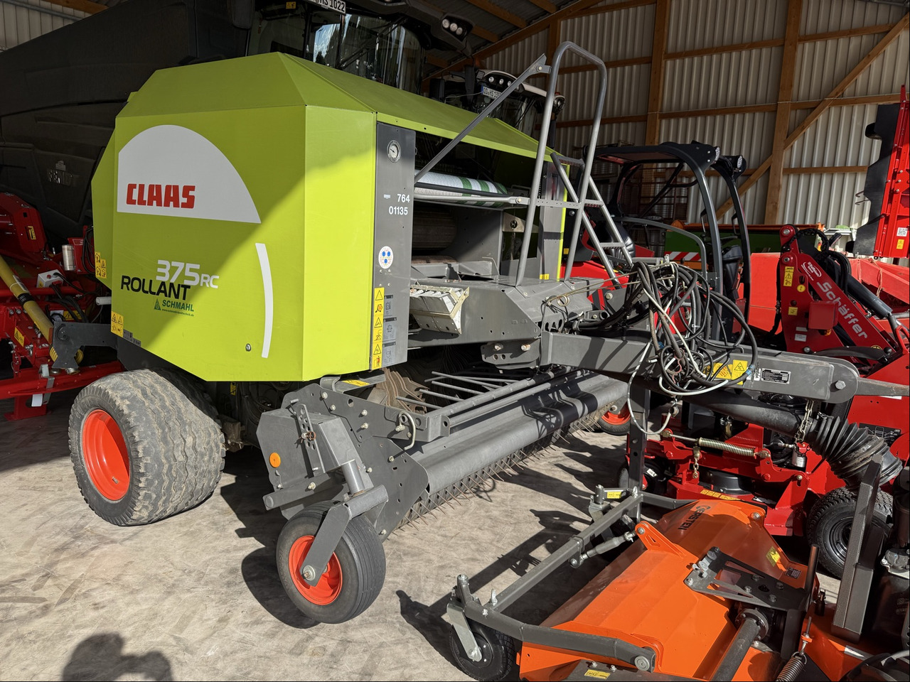 Claas Rollant 375 RC - Hay and forage equipment: picture 1 Claas Rollant 375 RC - Hay and forage equipment: picture 1