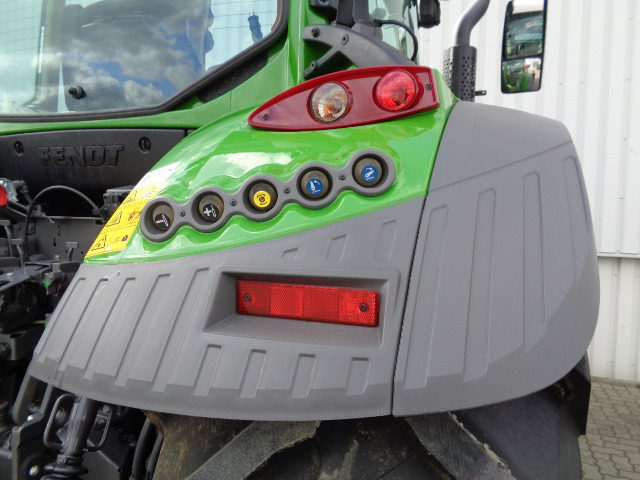 Farm tractor Fendt 516 Vario S4 ProfiPlus: picture 7
