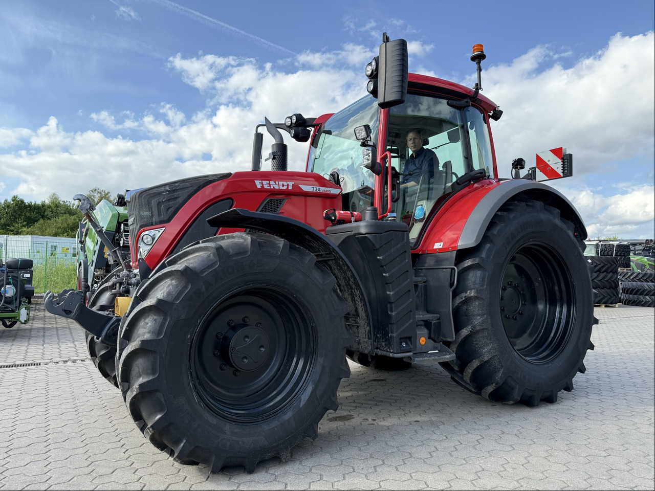 Fendt 724 Vario Gen6 ProfiPlus - Farm tractor: picture 1 Fendt 724 Vario Gen6 ProfiPlus - Farm tractor: picture 1