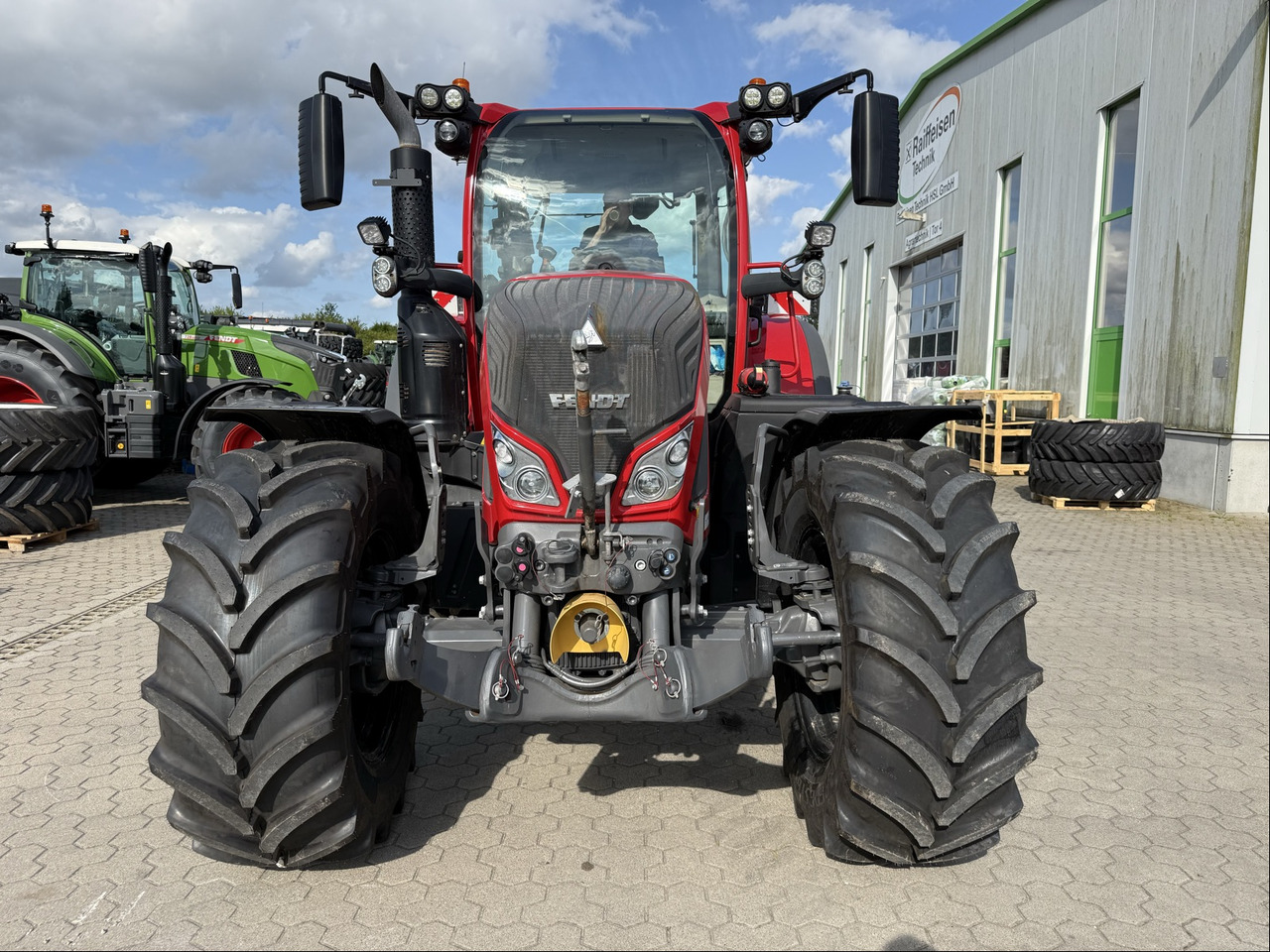 Fendt 724 Vario Gen6 ProfiPlus - Farm tractor: picture 3 Fendt 724 Vario Gen6 ProfiPlus - Farm tractor: picture 3