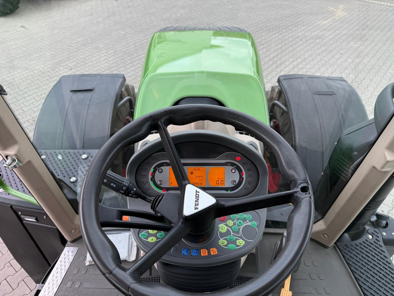 Fendt 724 Vario S4 - Farm tractor: picture 2 Fendt 724 Vario S4 - Farm tractor: picture 2