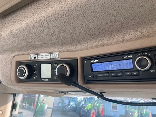 Fendt 724 Vario S4 Profi - Farm tractor: picture 3 Fendt 724 Vario S4 Profi - Farm tractor: picture 3