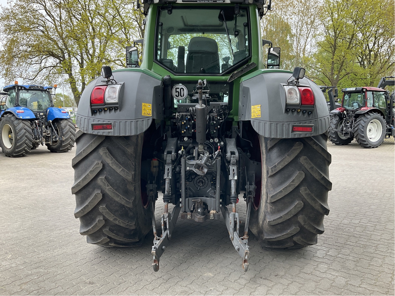 Fendt 826 Vario S4 - Farm tractor: picture 5 Fendt 826 Vario S4 - Farm tractor: picture 5