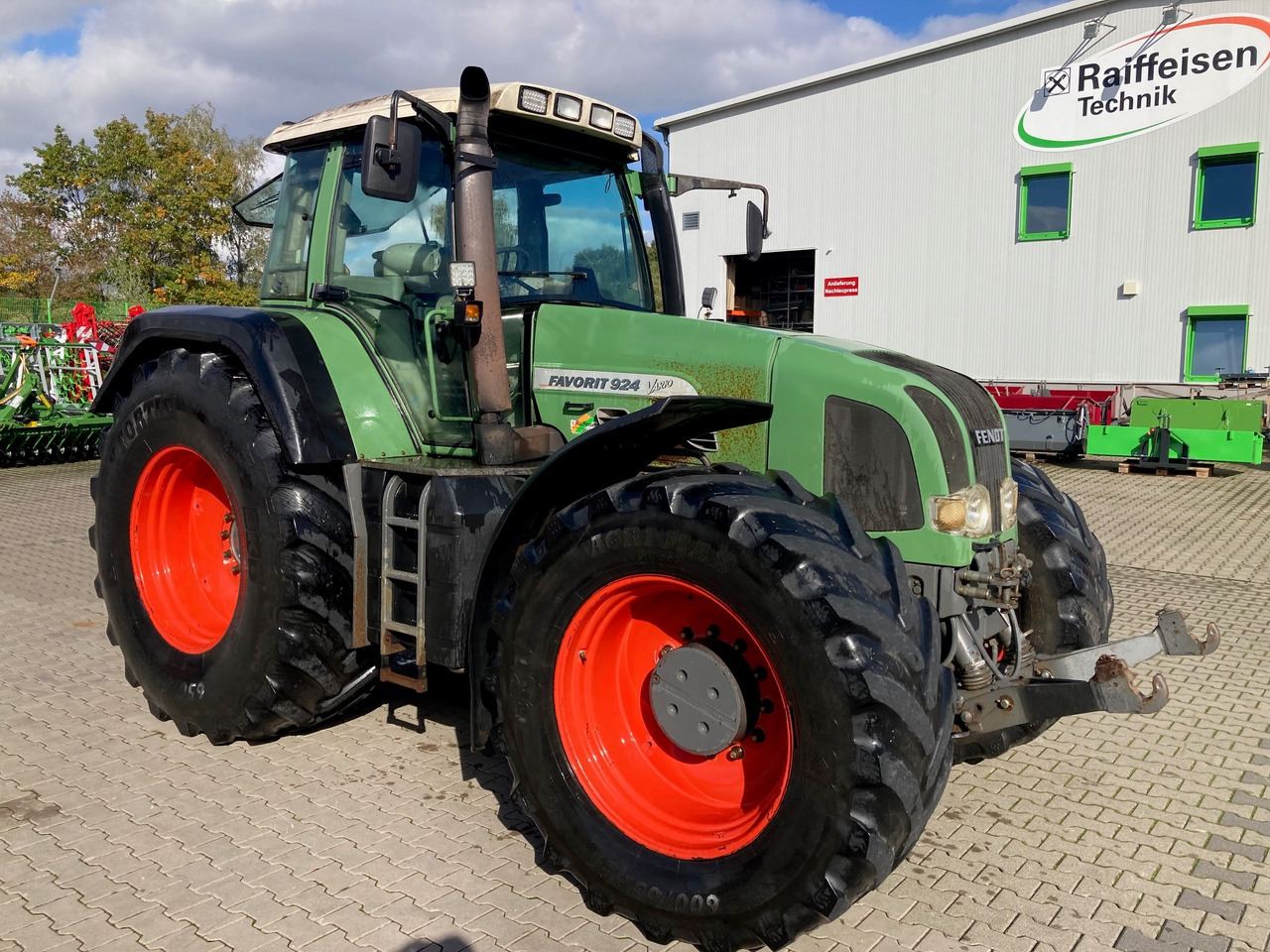 Farm tractor Fendt 924 Vario Favorit: picture 9