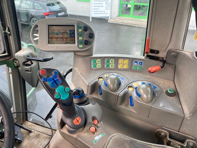 Fendt Favorit 714 Vario - Farm tractor: picture 3 Fendt Favorit 714 Vario - Farm tractor: picture 3