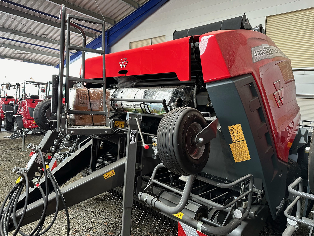 Massey Ferguson 4180 V Xtra 13 Messer - Hay and forage equipment: picture 1 Massey Ferguson 4180 V Xtra 13 Messer - Hay and forage equipment: picture 1