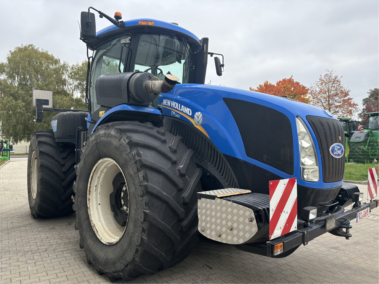 New Holland T9.560 - Farm tractor: picture 2 New Holland T9.560 - Farm tractor: picture 2