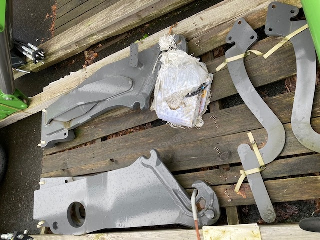 Stoll Frontladerkonsolen Fendt 700 - Front loader for tractor: picture 1 Stoll Frontladerkonsolen Fendt 700 - Front loader for tractor: picture 1