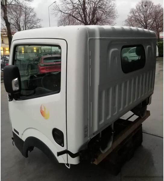 Nissan NT400 - Cab and interior for Truck: picture 4 Nissan NT400 - Cab and interior for Truck: picture 4