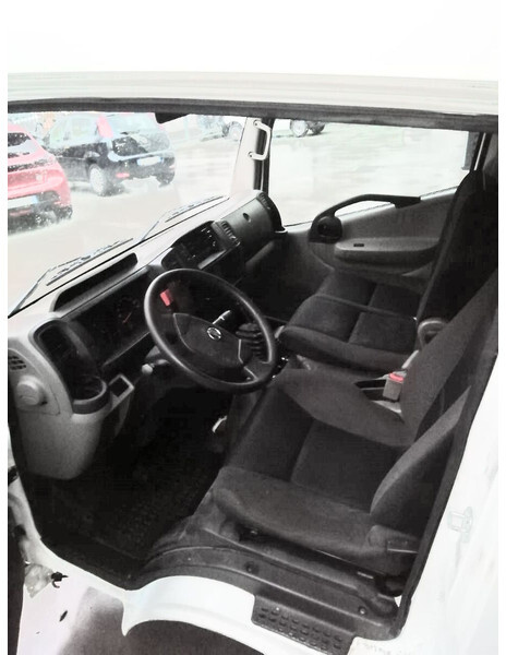 Nissan NT400 - Cab and interior for Truck: picture 3 Nissan NT400 - Cab and interior for Truck: picture 3