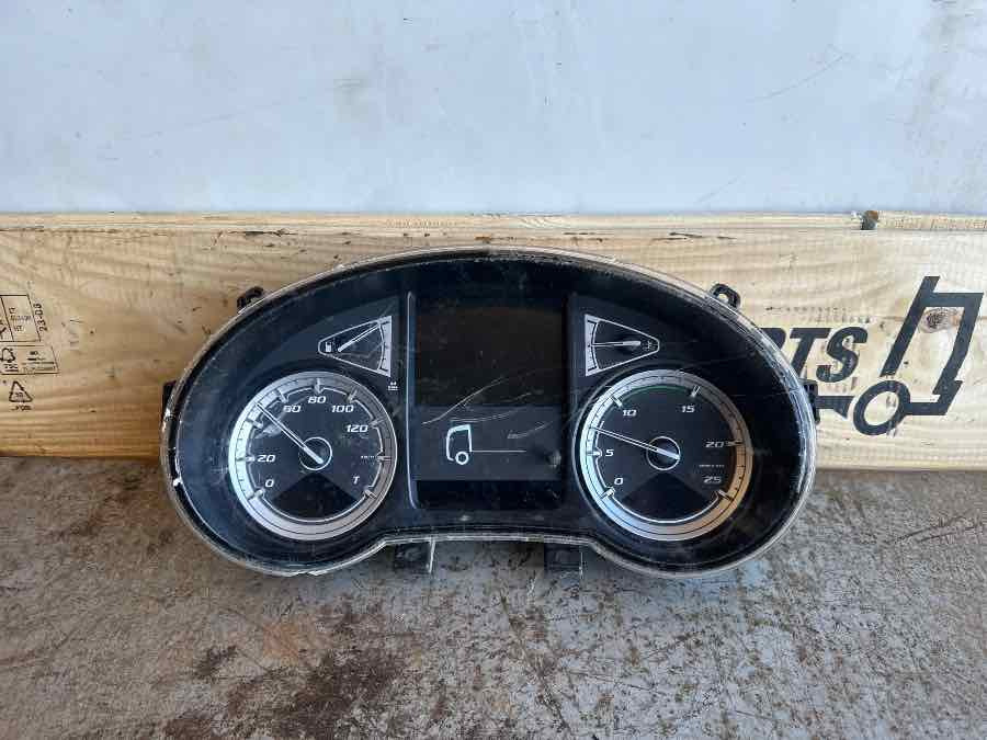 DAF INSTRUMENT PANEL 2161588 - Cab and interior for Truck: picture 1 DAF INSTRUMENT PANEL 2161588 - Cab and interior for Truck: picture 1