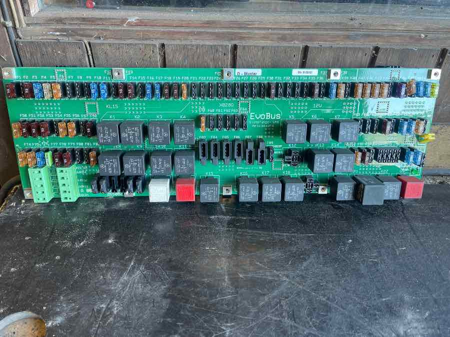 MERCEDES ELECTRIC SWITCH PANEL A0055463340 - Electrical system for Bus: picture 2 MERCEDES ELECTRIC SWITCH PANEL A0055463340 - Electrical system for Bus: picture 2