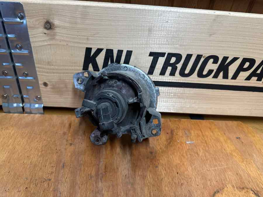 SCANIA FOG LAMP 1852569 - Lights/ Lighting for Truck: picture 2 SCANIA FOG LAMP 1852569 - Lights/ Lighting for Truck: picture 2