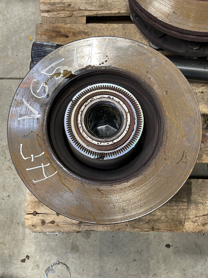 SCANIA FRONT HUB 2296959 - Wheel hub for Truck: picture 1 SCANIA FRONT HUB 2296959 - Wheel hub for Truck: picture 1