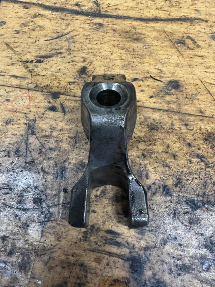 VOLVO INJECTOR HOLDER 21786627 - Engine and parts for Truck: picture 1 VOLVO INJECTOR HOLDER 21786627 - Engine and parts for Truck: picture 1