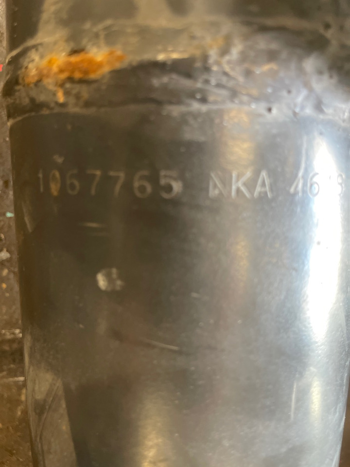 VOLVO PROPSHAFT 1067765 - Propeller shaft for Truck: picture 2 VOLVO PROPSHAFT 1067765 - Propeller shaft for Truck: picture 2