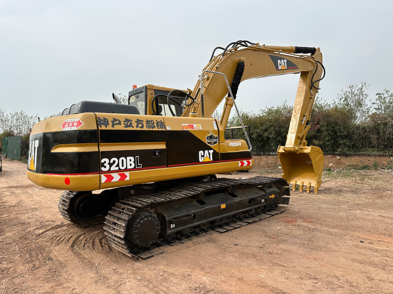 CAT 320BL crawler excavator - Crawler excavator: picture 3 CAT 320BL crawler excavator - Crawler excavator: picture 3