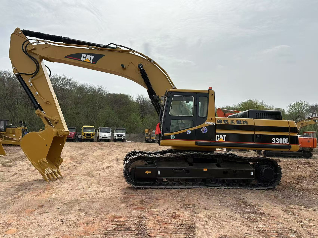 CAT 330BL - Crawler excavator: picture 2 CAT 330BL - Crawler excavator: picture 2