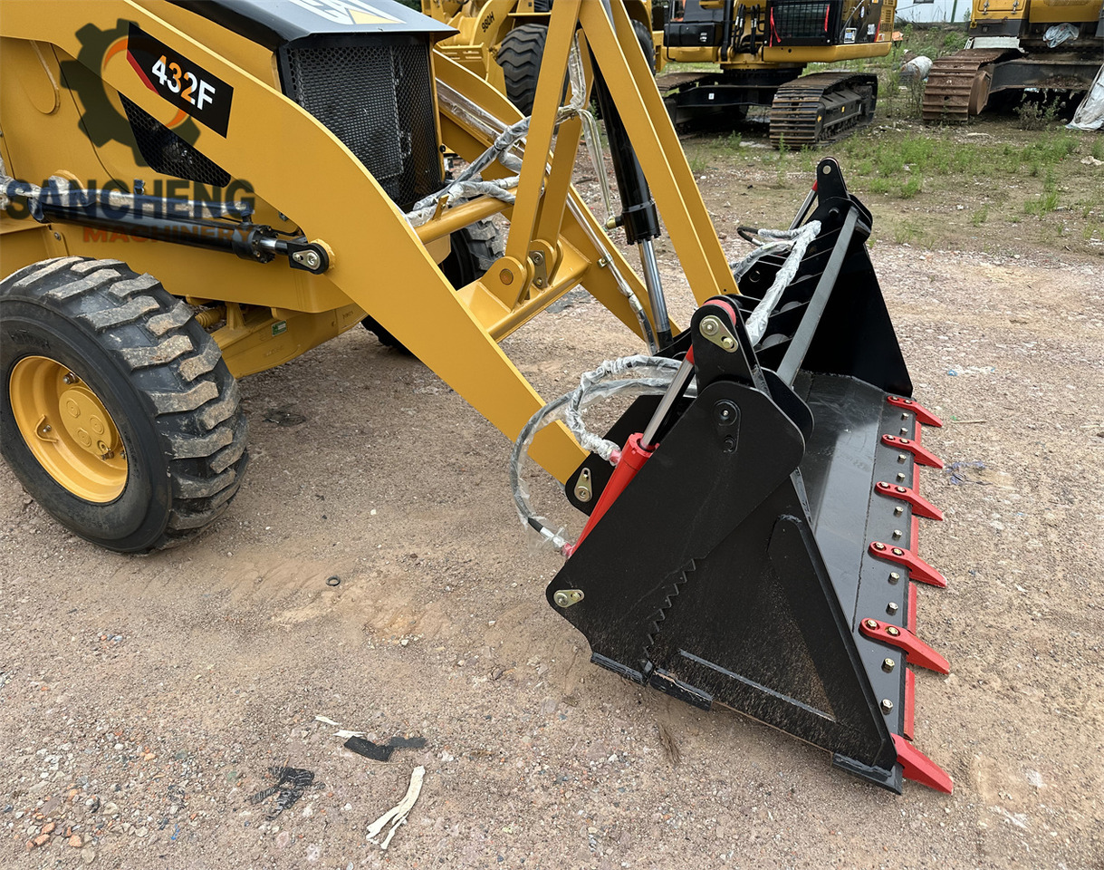 Backhoe loader CAT 432F: picture 7