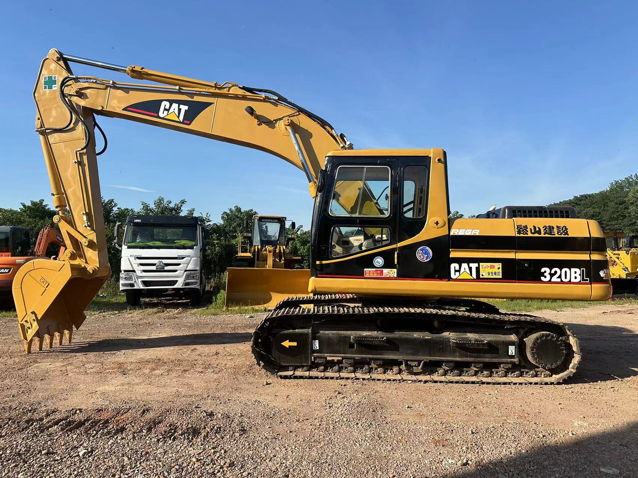 CATERPILLAR 320B - Crawler excavator: picture 2 CATERPILLAR 320B - Crawler excavator: picture 2