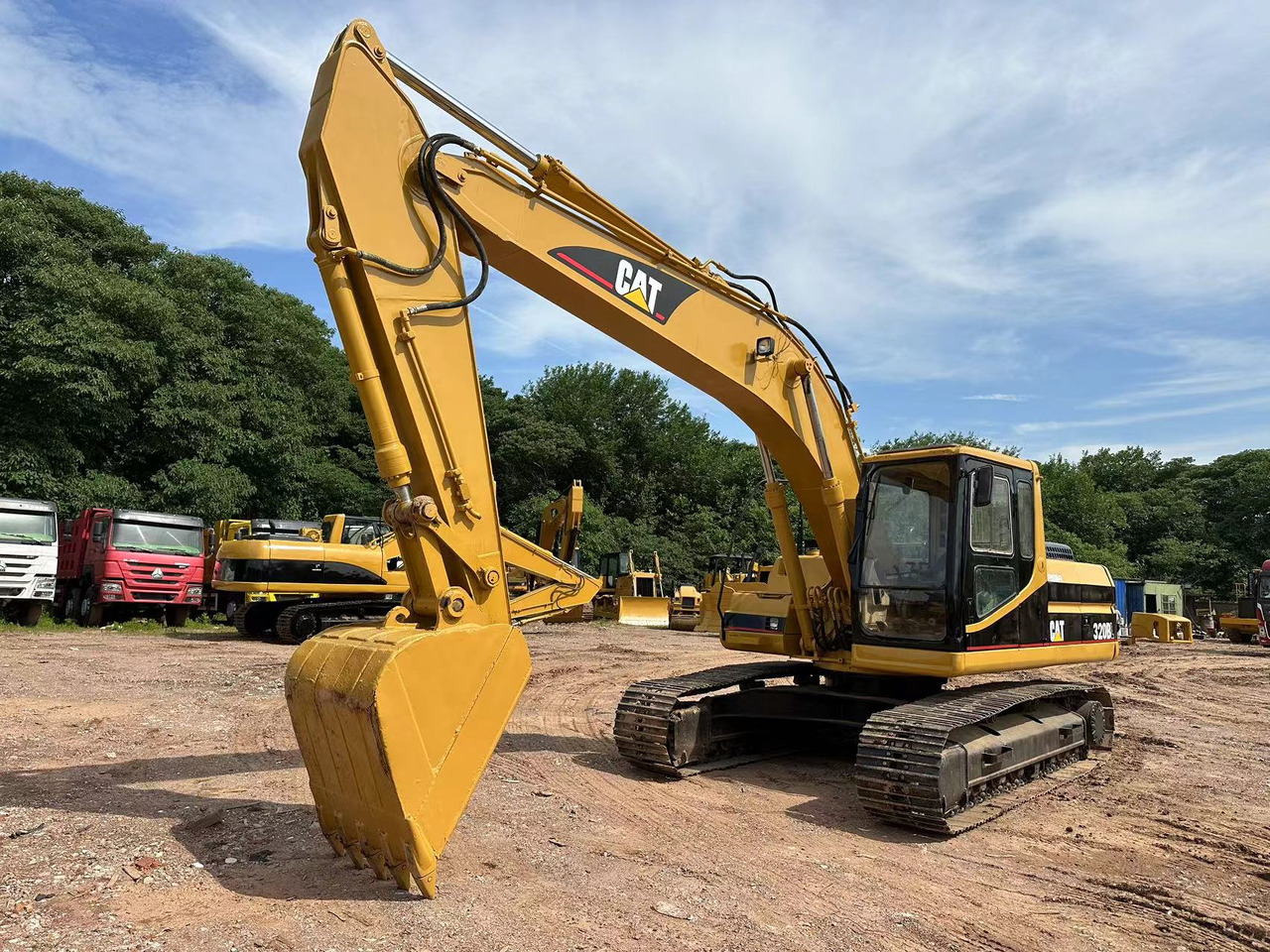 CATERPILLAR 320B - Crawler excavator: picture 2 CATERPILLAR 320B - Crawler excavator: picture 2