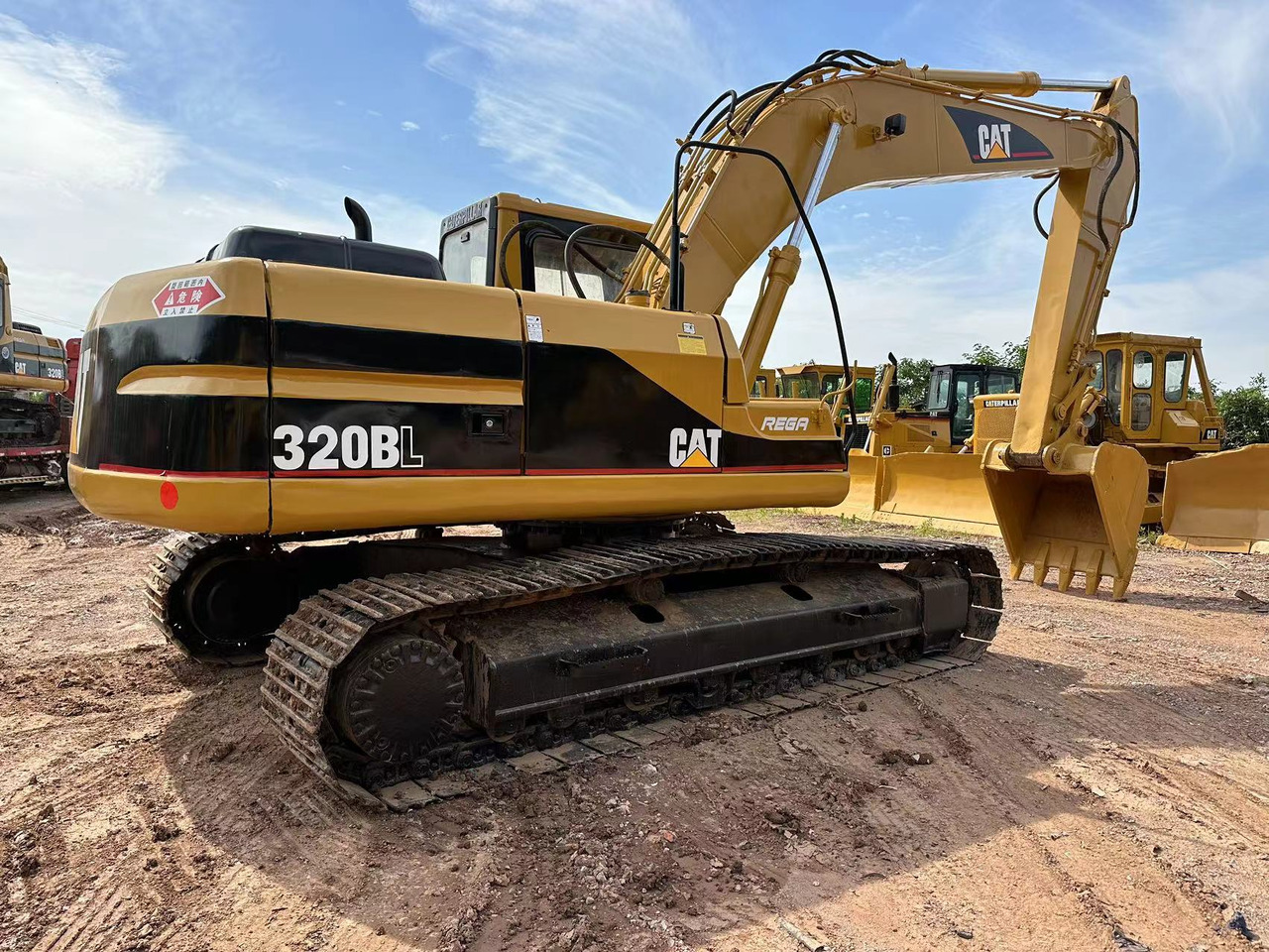 CATERPILLAR 320B - Crawler excavator: picture 1 CATERPILLAR 320B - Crawler excavator: picture 1