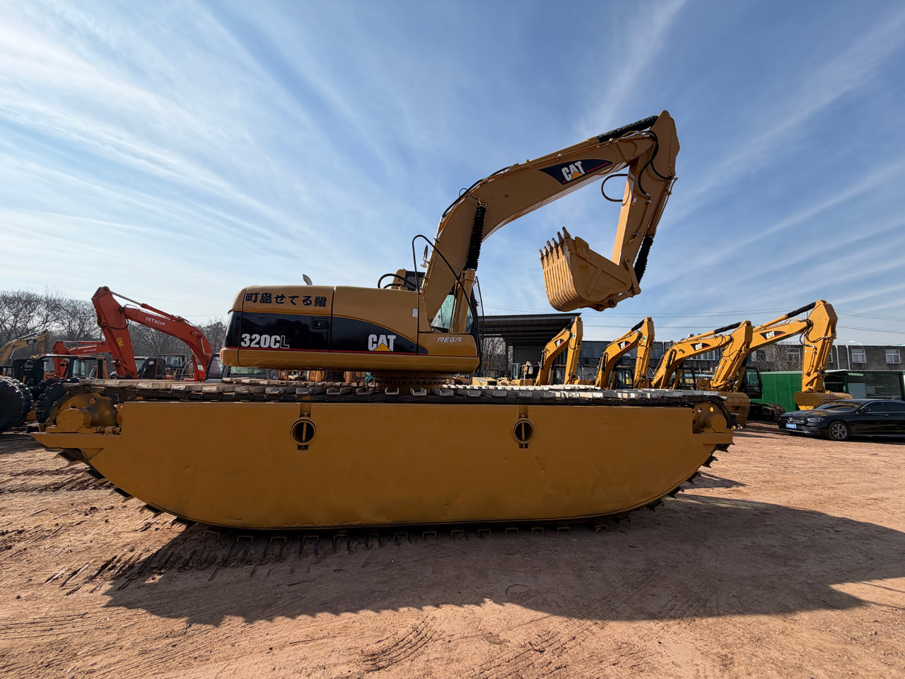 CATERPILLAR 320CL - Amphibious excavator: picture 3 CATERPILLAR 320CL - Amphibious excavator: picture 3