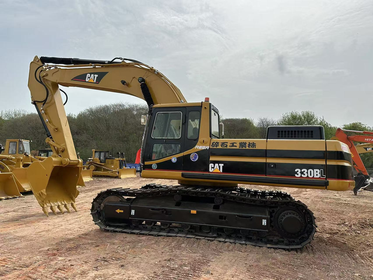 CATERPILLAR 330BL - Crawler excavator: picture 2 CATERPILLAR 330BL - Crawler excavator: picture 2