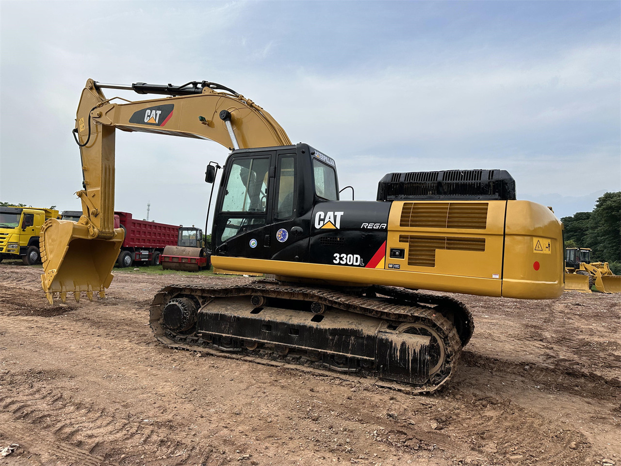 CATERPILLAR 330DL - Crawler excavator: picture 1 CATERPILLAR 330DL - Crawler excavator: picture 1